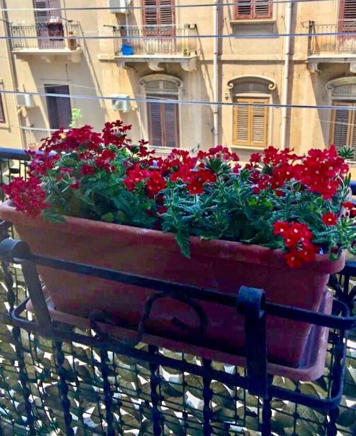 Via Aurispa 60 Palermo Bagian luar foto